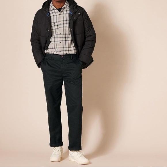 Amazon Essentials Men's Classic-Fit Wrinkle-Resistant Flat-Front Pants 48W x 35L - Picture 4 of 11